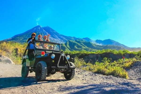 pemandangan jeep merapi