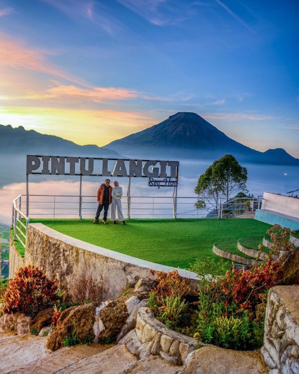 sunrise pintu langit